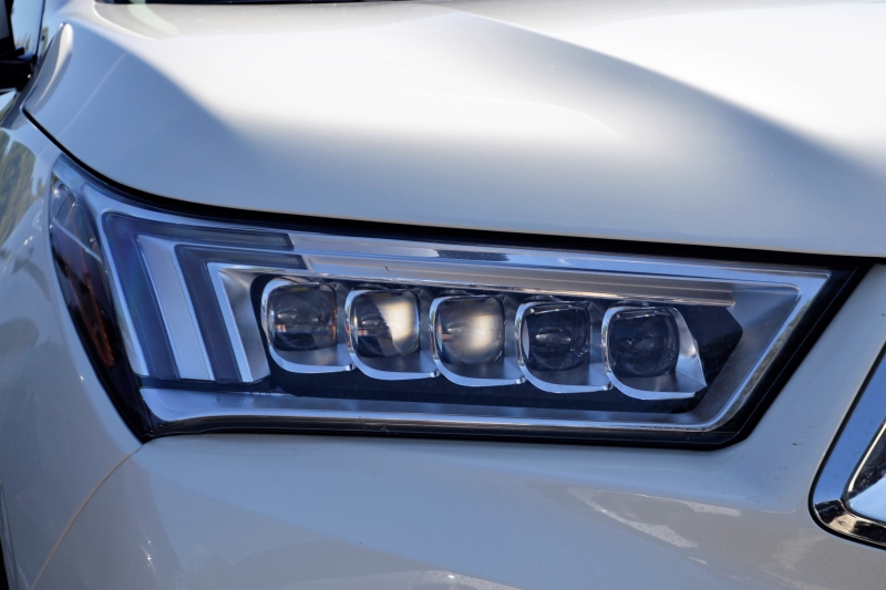 concession-LA ROQUEBRUSSANNE-min_acura-headlamp-2834131